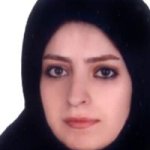 تصویر دکتر سمیرا قارونی چمن سبز