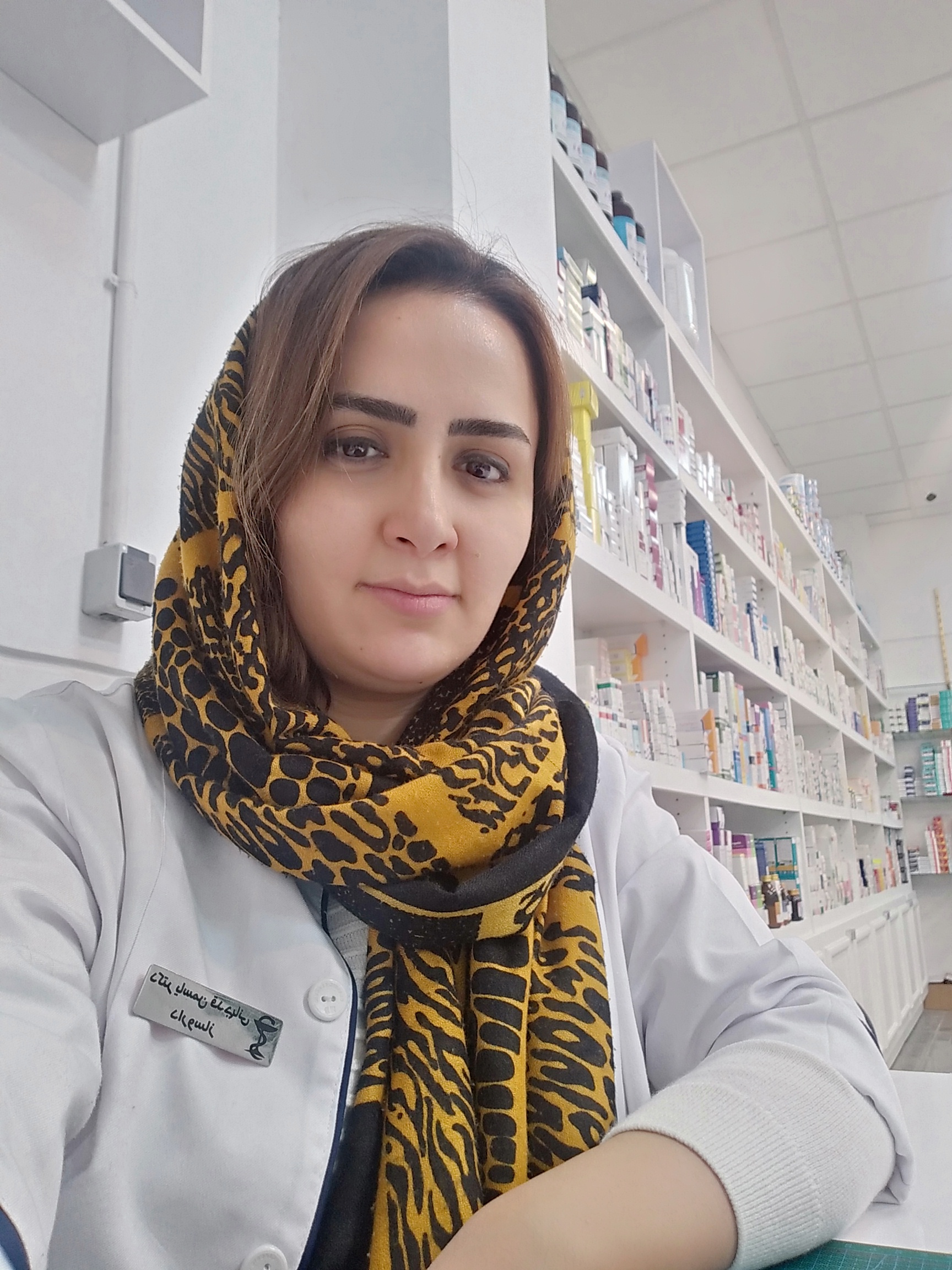 تصویر دکتر یاسمن قدجهانی