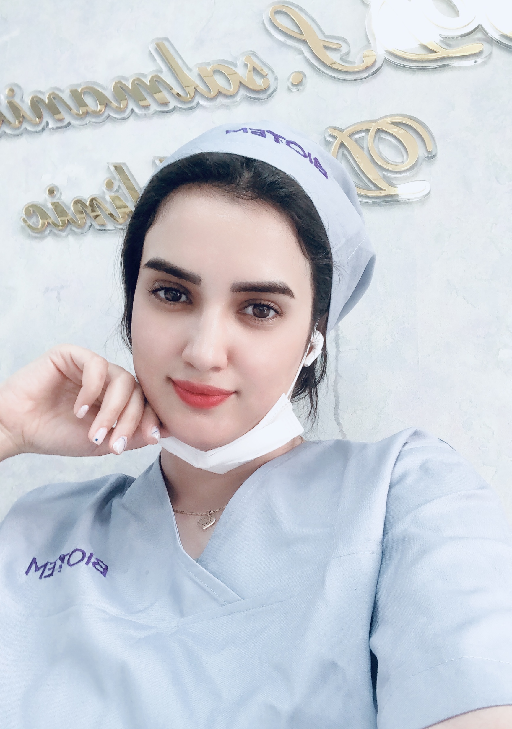 تصویر دکتر نیلوفر ابراهیمی