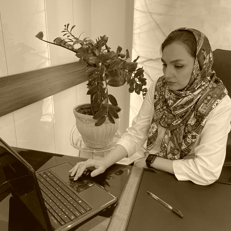 تصویر دکتر فاطمه مهدی نژاد