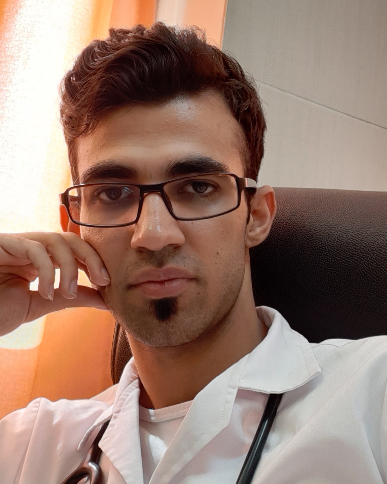 تصویر دکتر مجتبی سبحانی
