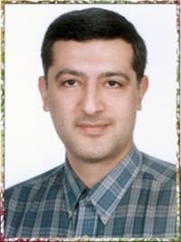 تصویر دکتر امیرحسین مومنی