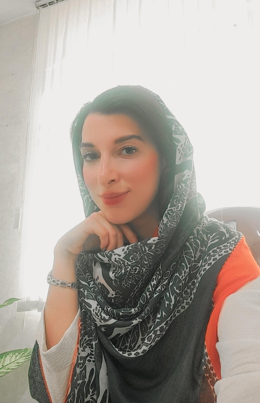 تصویر دکتر نیلوفر جعفری