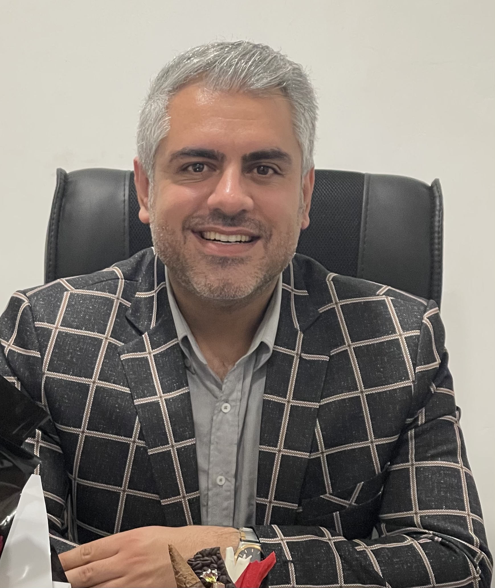 تصویر دکتر سینا سیدی پور