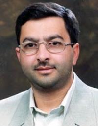 تصویر دکتر اکبر فاضل
