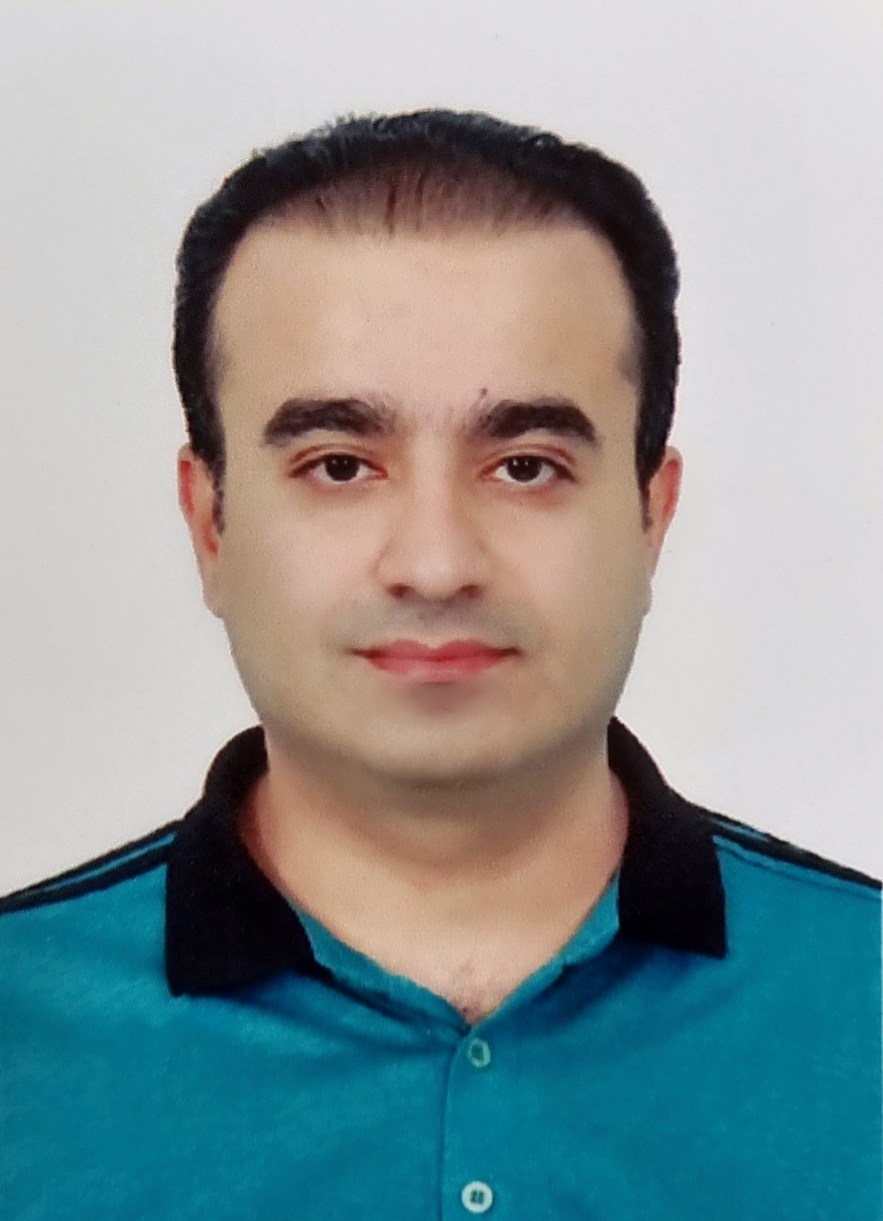 تصویر دکتر وریا خردمند