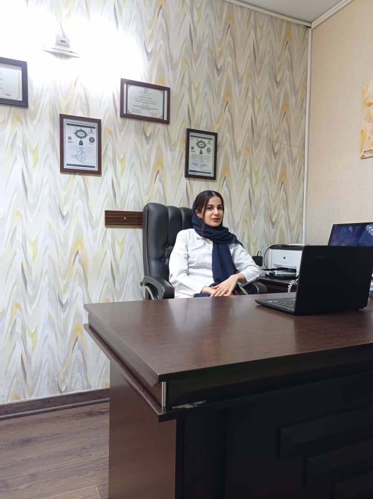 تصویر دکتر سارا داودی پور