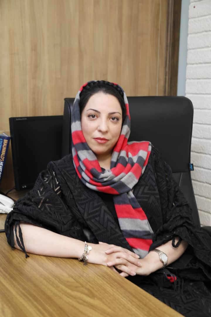 تصویر دکتر نغمه منصوری