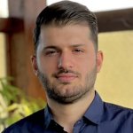 تصویر دکتر امیر علی ایزدی